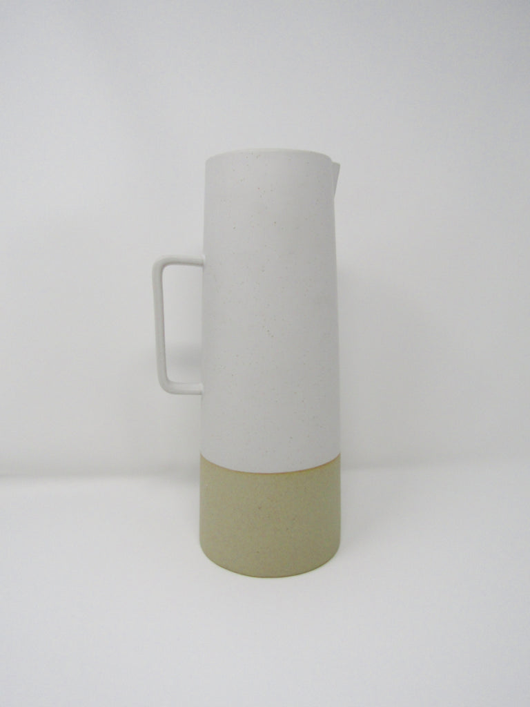 Morandi Pitcher, Medium